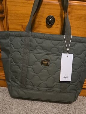 Herschel Heritage Quilted Capsule Tote